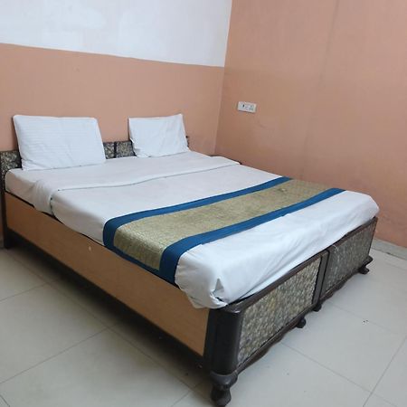 Hotel Royal India - Vijay Enclave Нью-Дели Экстерьер фото